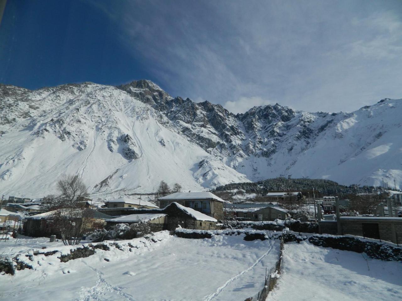 Uptown Boutique Kazbegi Exterior photo